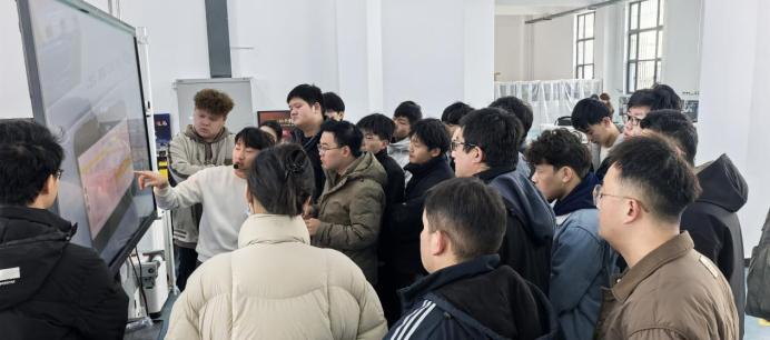2025年新疆职业院校技能大赛数控机床装调与技术改造赛项赛前培训工作圆满完成